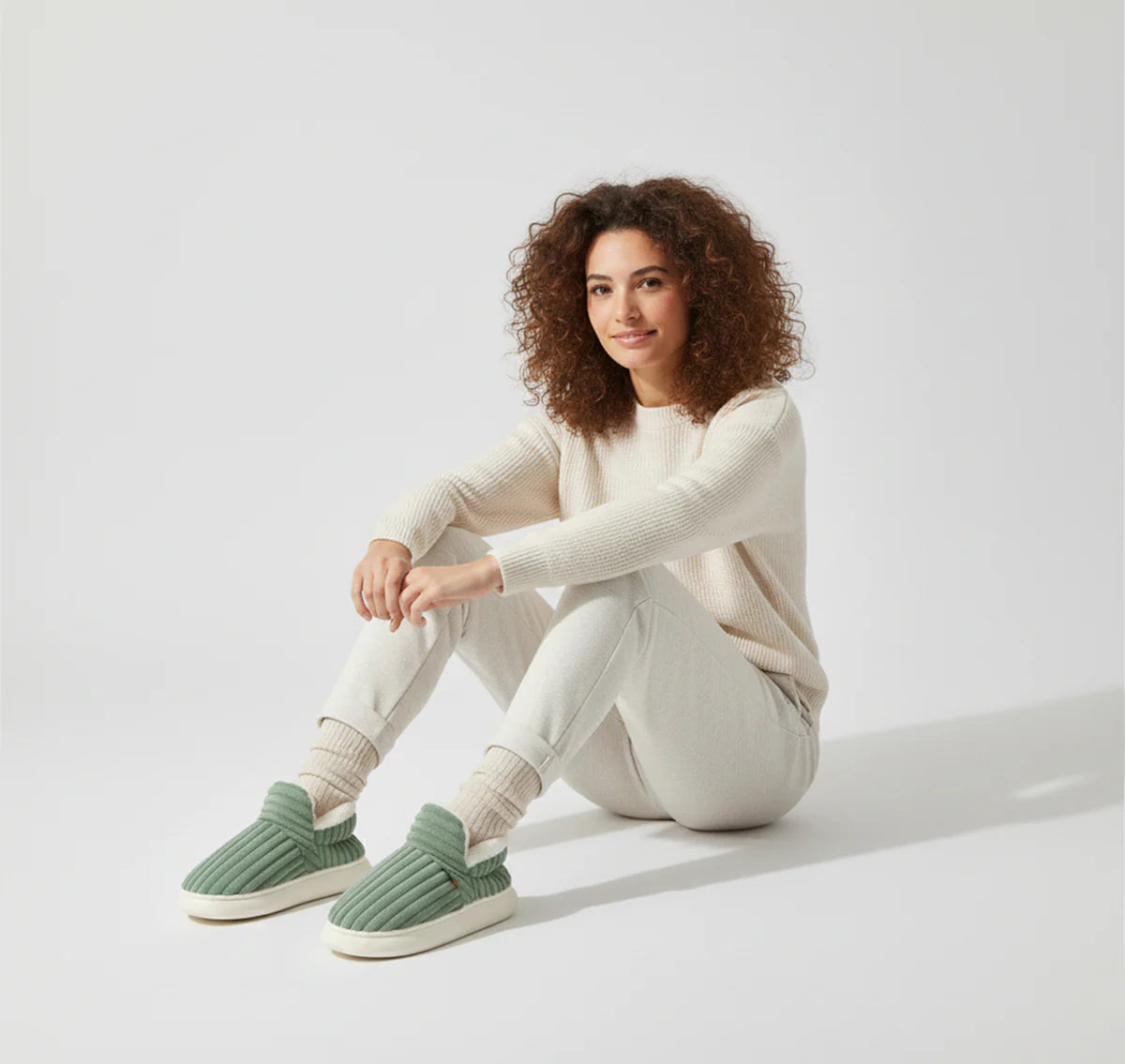 ECLAVA | Unisex Indoor Plush Slippers