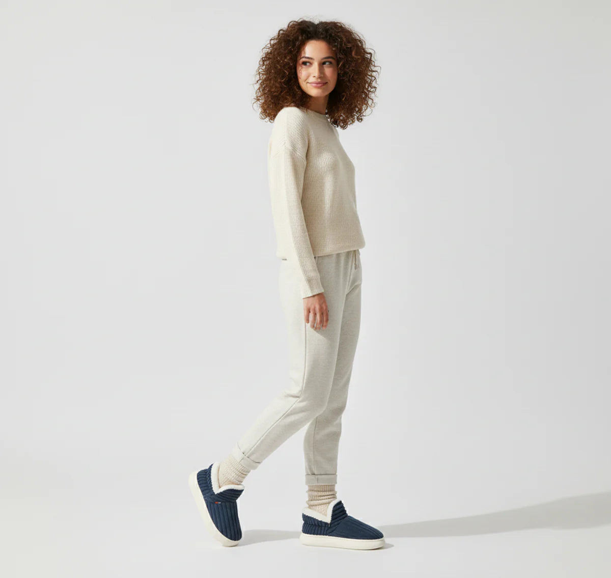 ECLAVA | Unisex Indoor Plush Slippers